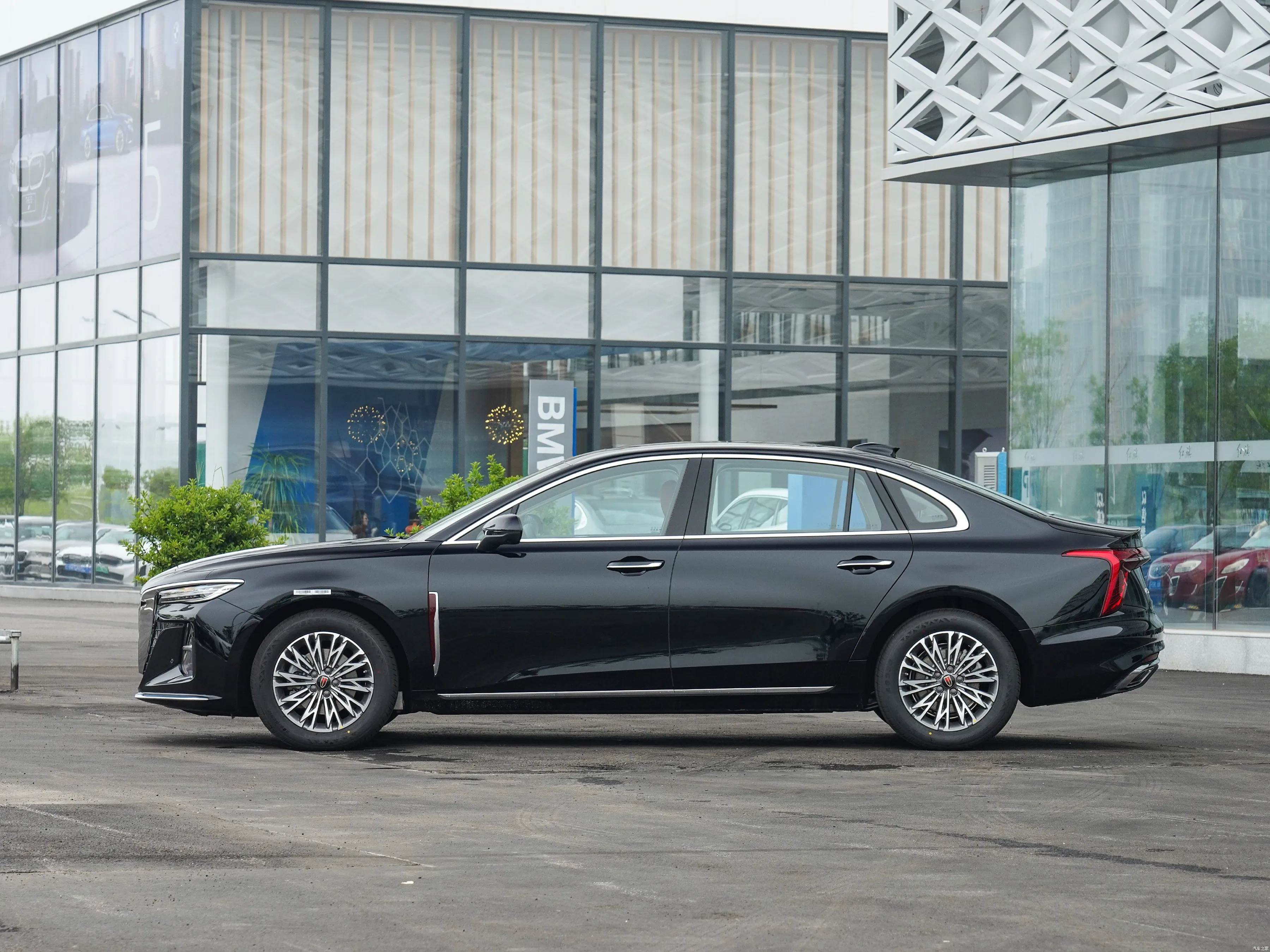 红旗入门车型轿车 红旗入门车型轿车