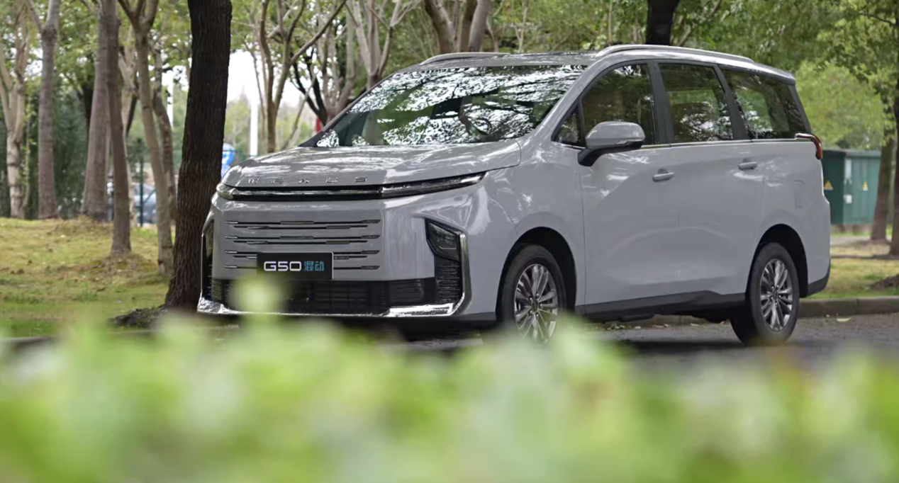 10万级混动MPV的家用“新选择”：这些优势让燃油车 “压力山大”