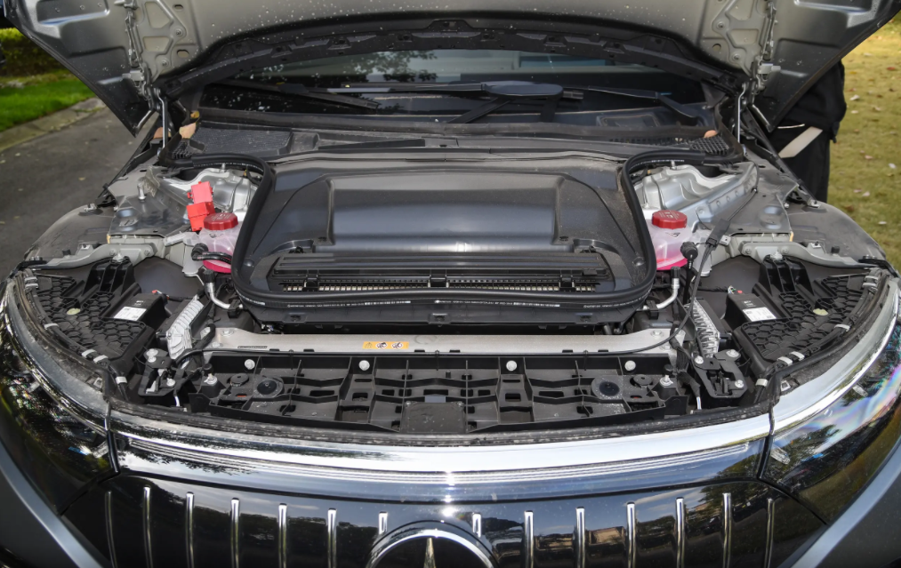 掀背造型运动感出众零百加速35秒详解奔驰EQS AMG