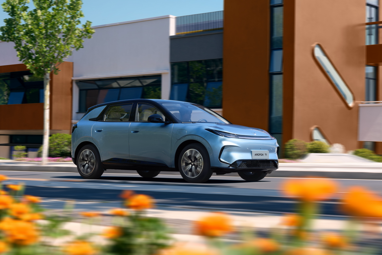 A0纯电车型极狐T1上市6.28万起，续航可达425km-爱卡汽车爱咖号