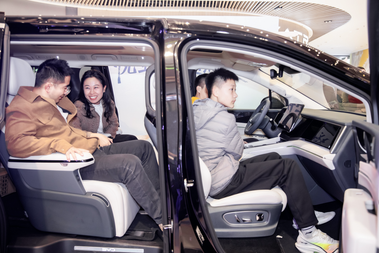 为热爱加码，与生活同行——比亚迪王朝网秦·宋·夏2026款济南上市发布会圆满落幕-车讯快报