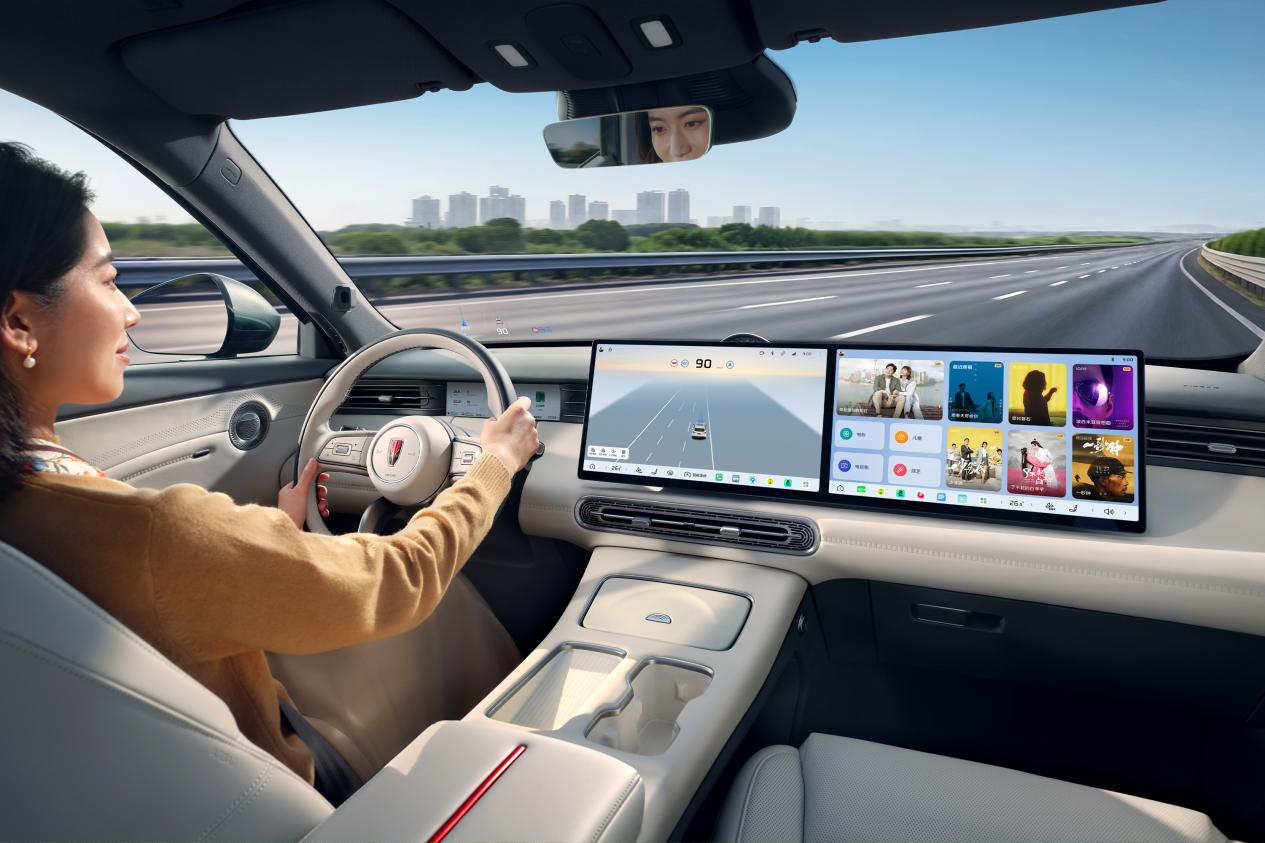 什么是大五座SUV的“红旗标准”？HS6 PHEV用创新和守正解答