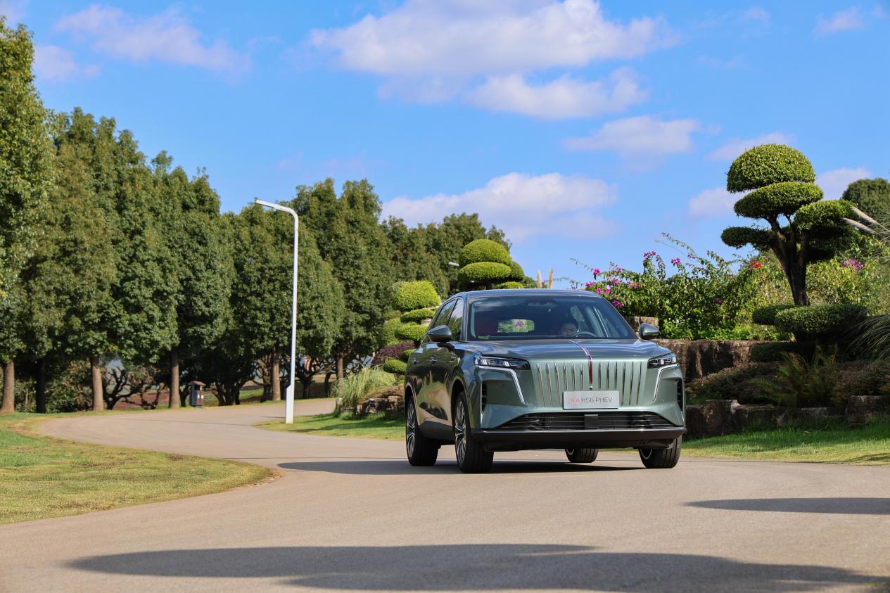 什么是大五座SUV的“红旗标准”？HS6 PHEV用创新和守正解答