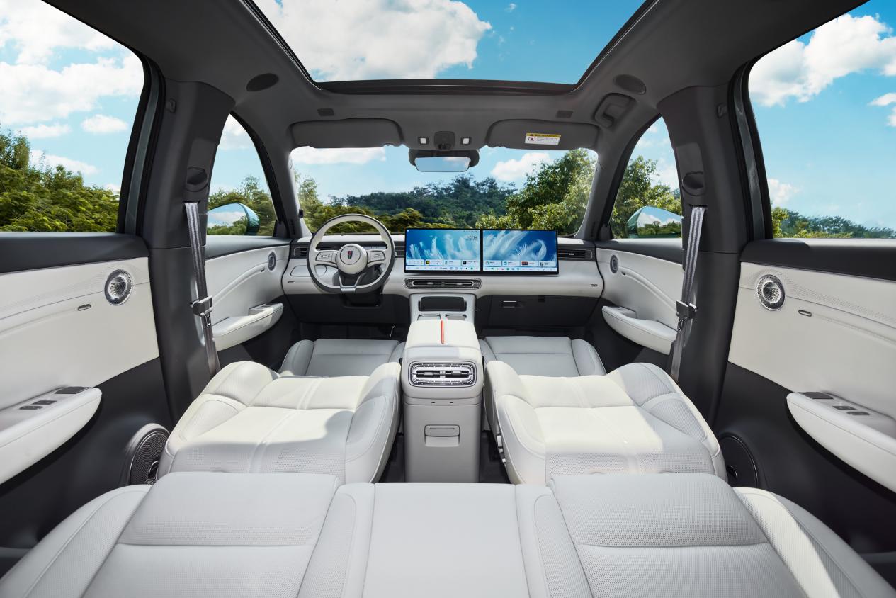 什么是大五座SUV的“红旗标准”？HS6 PHEV用创新和守正解答