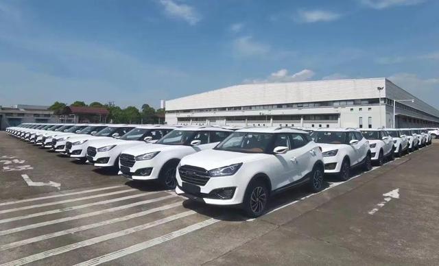 破产重组等一系列操作,在前段时间仍然并为我们重新带来了众泰t300l这