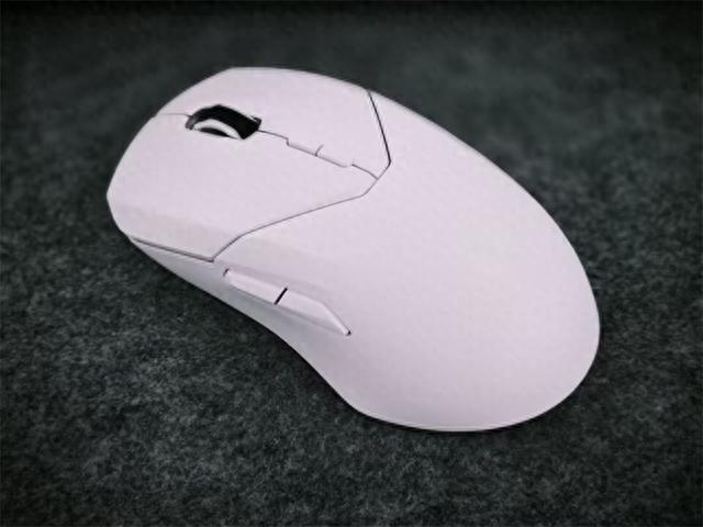 鼠标和接收器固件后,可选择11档静默高度,50-26000dpi灵敏度,650ips