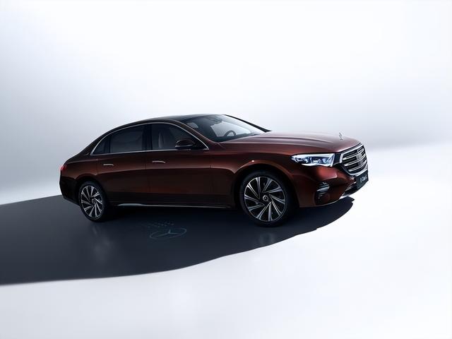 全新奔驰长轴距e级车预售4554万搭8295芯片