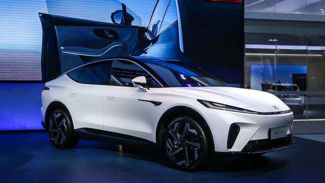 动力方面,新款飞凡r7有着250千瓦的最大功率和450牛·米的最大扭矩,更