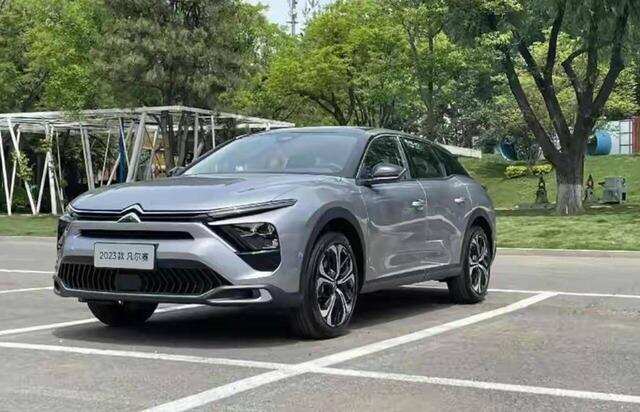 11月售1836台凡尔赛c5x销量持续上涨值得肯定