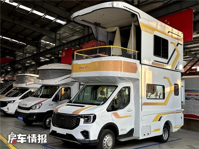 这可真的太牛了福特t8别墅房车上下两层走到哪儿都是中心焦点