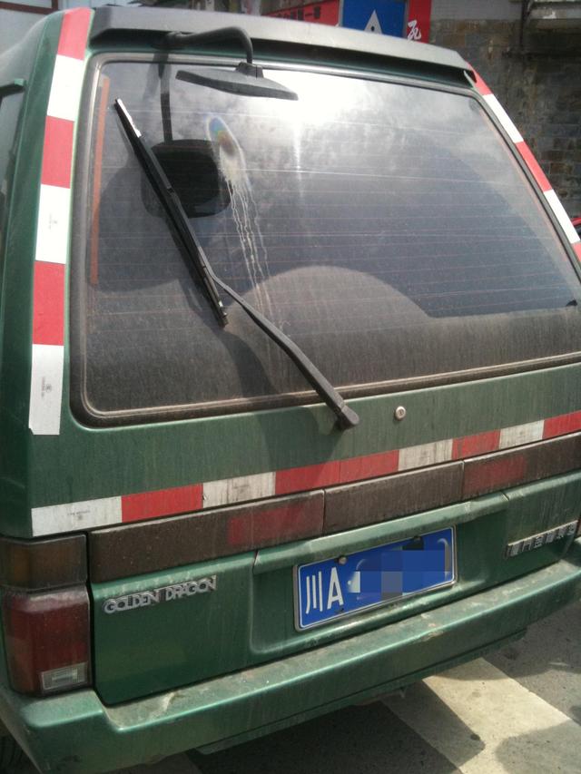 90年代国内豪华面包车的代表尼桑万利特巴宁