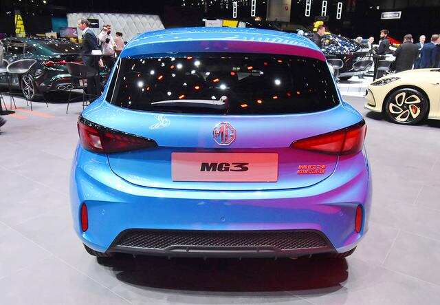 新款名爵mg3实车亮相外观很年轻运动车长4113mm配15l动力