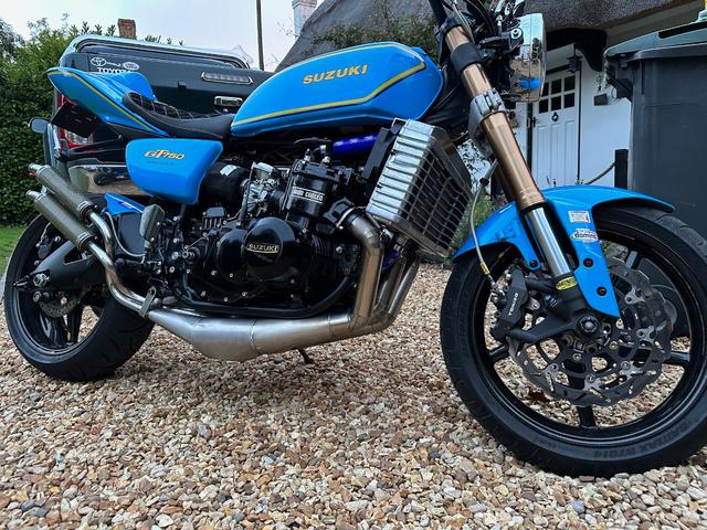 改装定制rizket三缸二冲铃木gt750改装欣赏