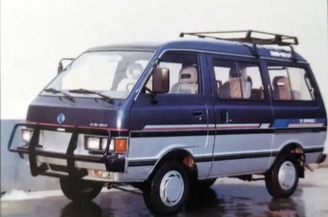 90年代国内豪华面包车的代表尼桑万利特巴宁