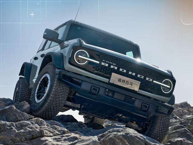 相比于国产的"方盒子"硬派suv,福特烈马的价格还是稍微贵了一丢丢