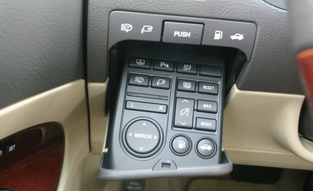 这是最帅的一辆凌志但它是一辆换标车