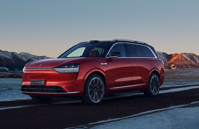 上市六个月大定破十万！问界M9凭何力压传统豪华品牌？