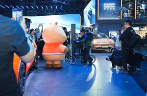 撒贝宁都爱！领克Z20携卡皮巴拉亮相上海车展引围观
