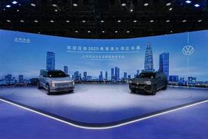 问界官宣白敬亭品牌挚友，问界M9 2025款大五座零重力版开启交付