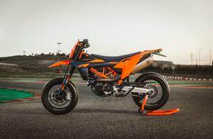 2026款KTM 690 SMC R：单缸猛兽的终极进化，重新定义街道Supermoto