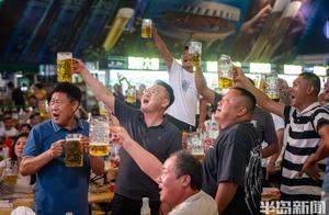 欢乐啤酒大蓬 干杯点燃酒城