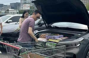 蔚来李斌携妻秀恩爱，“老板娘经济”能助力新能源车翻盘？