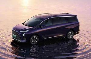 新款 GL8 陆尊 PHEV 更多官图！新增霞紫月白双拼色，配置更惊喜