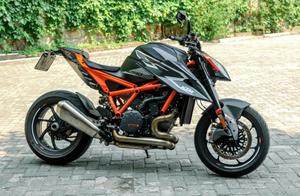 KTM 1290 SUPER DUKE RR——极致动力与跨级灵活并存