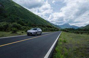 沃尔沃XC70上市26.99万起，插混＋智能座舱，合资SUV迎来新标杆？