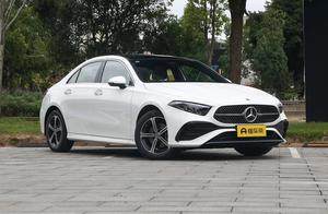 奔驰A级配置对比：差价2.44万，座椅升级，多27马力，带劲吗？