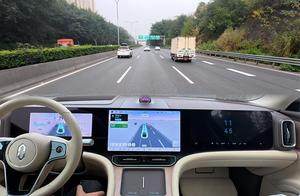 首测鸿蒙智行L3级自动驾驶，坐主驾玩手机的时代终于来了？