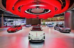 天工折戟的一汽红旗，委员会高管云集，为何难回徐留平时代？