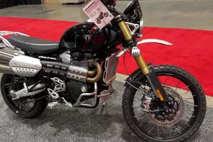 2024凯旋Bonneville Scrambler 1200 XE 细节拍摄