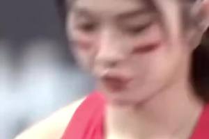 美得冒泡 飒爽英姿！又被吴艳妮的亮相方式惊艳到了