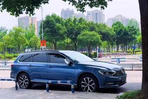 有种蓝叫大众蓝，太符合我审美了…… #大众蔚揽旅行车