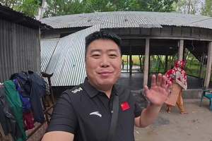 孟加拉国三轮车夫穆罕默德 在孟加拉国过的第一个六一儿童节