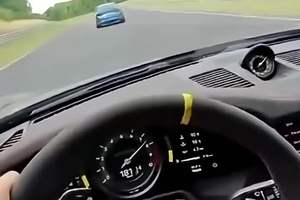 纽北赛道出现严重事故，保时捷911GT3 RS 时速190km/h被宝马M2 PIT，撞飞几十米瞬间爆燃。#GT3RS #宝马M2 #保时捷911 #911GT3RS #纽北赛道
