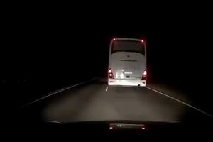 大巴车的灯语言，你看懂了么？