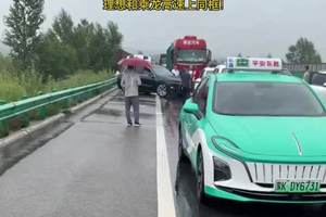 理想和乘龙高速上同框！大家是在围观什么？