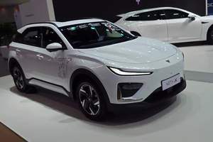 2025款哪吒X（出口版）深度环绕外观和内饰