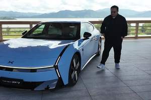 2025年最科幻纯电轿跑，全新小鹏P7，开起来能否运动舒适兼得？！