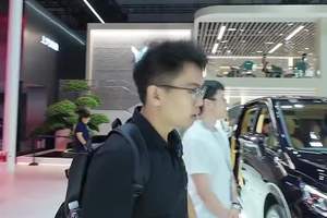 成都车展探馆，全新岚图梦想家。
