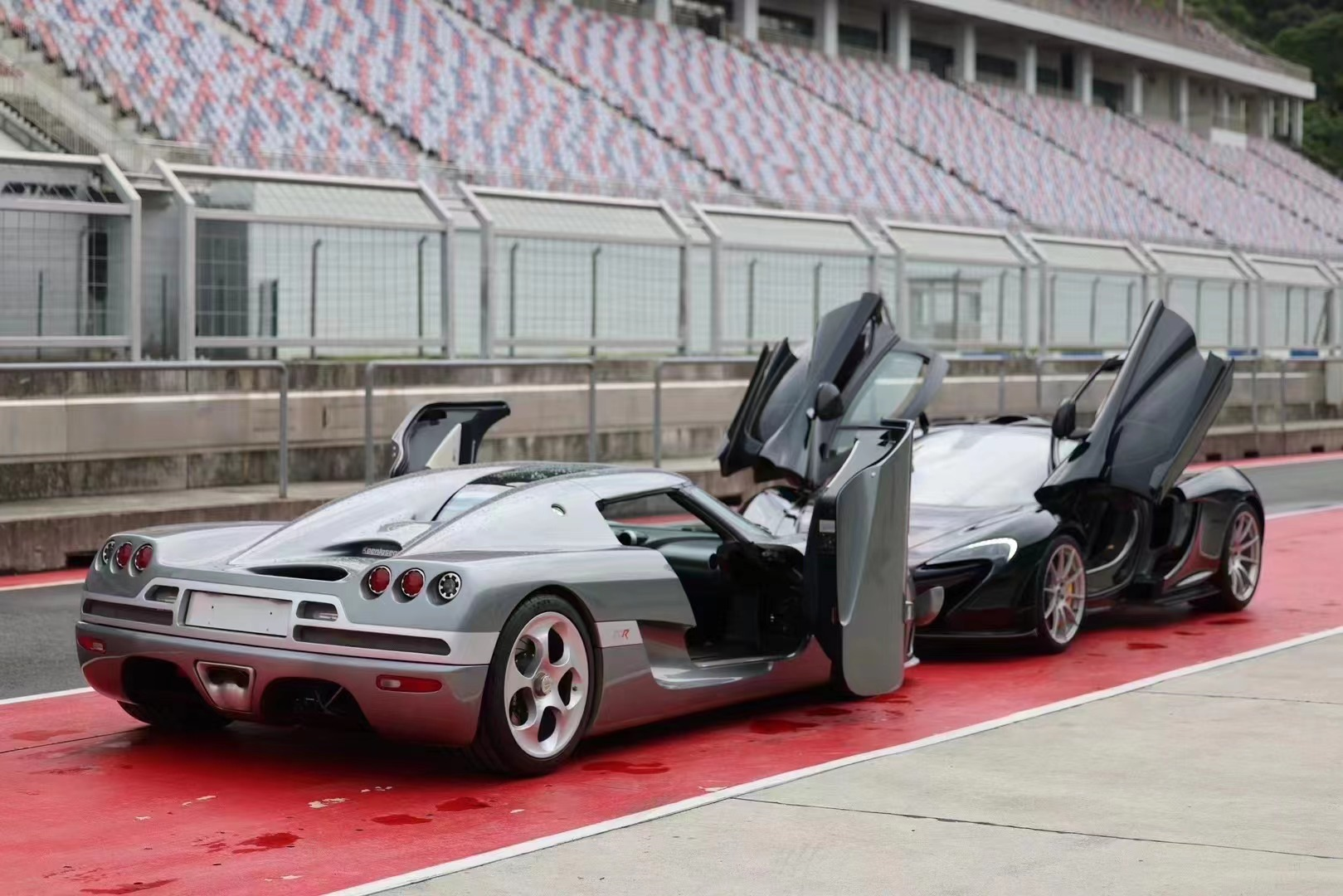 柯尼塞格koenigsegg ccr 幽灵敞篷版是一款极具性能的超级跑车,于2005