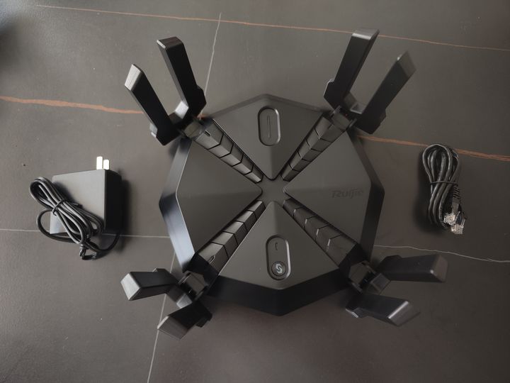 锐捷天蝎电竞路由器鲨疯了！8跟非凑数天线，电竞模式不怕抢网