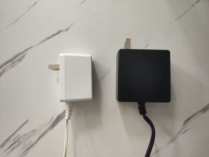 锐捷天蝎电竞路由器鲨疯了！8跟非凑数天线，电竞模式不怕抢网