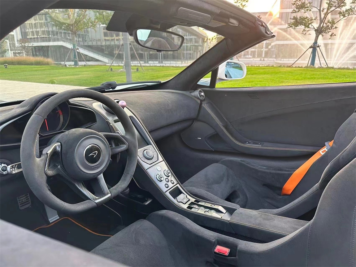 器和集成迈凯伦 p164 技术的升级悬架系统成就了车型的高水准配置