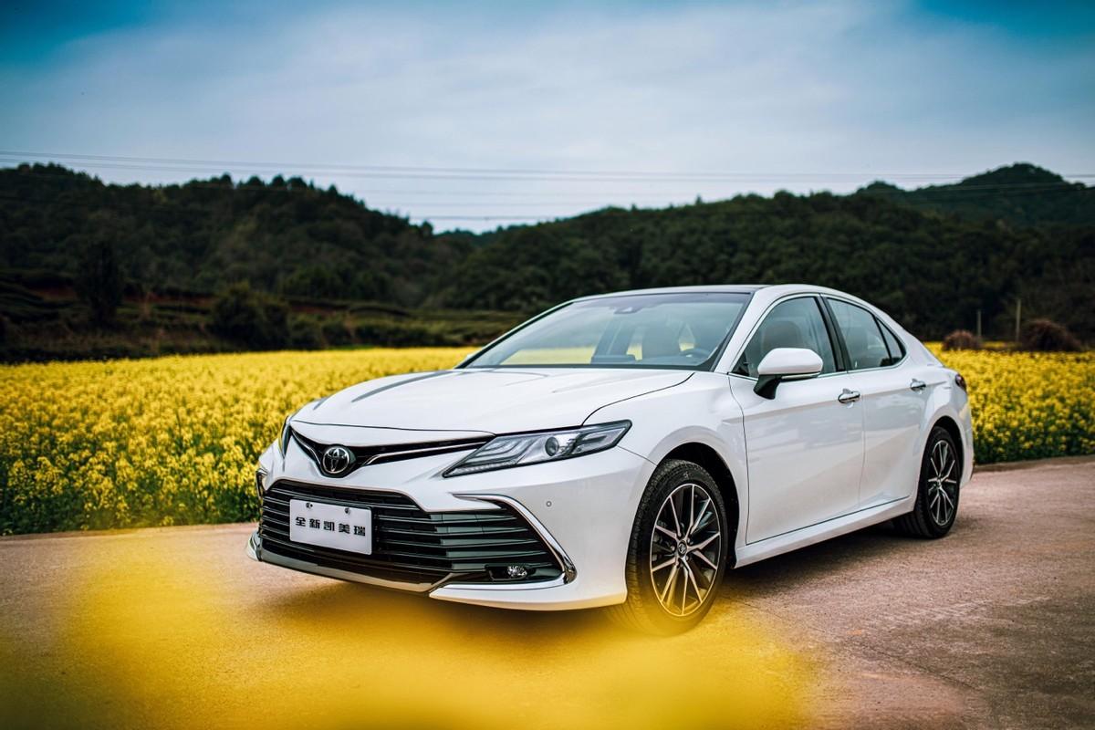 新款凯美瑞取消燃油版丰田这次真的想明白了吗