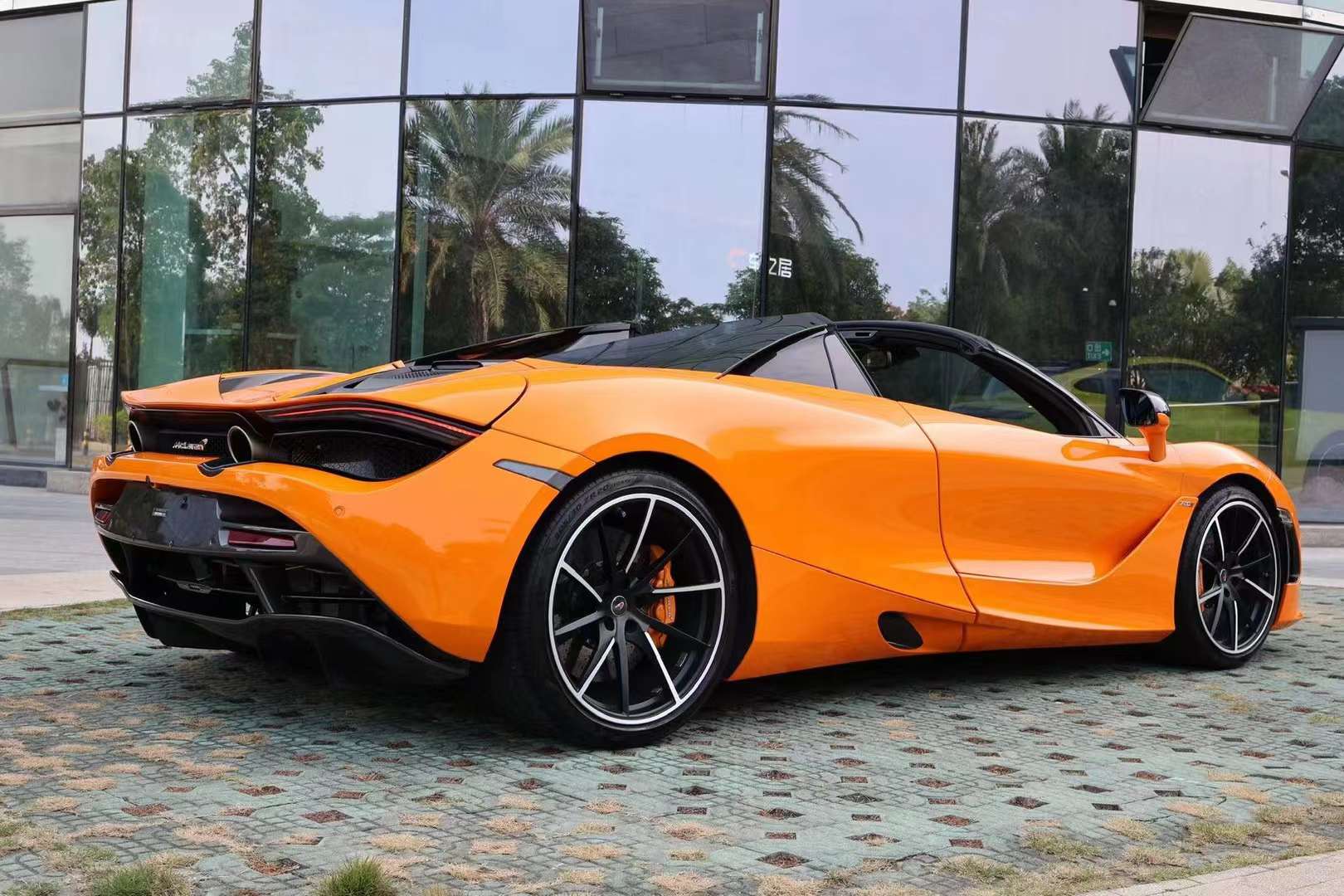 蝴蝶门不变经典,迈凯伦720s敞篷 p版