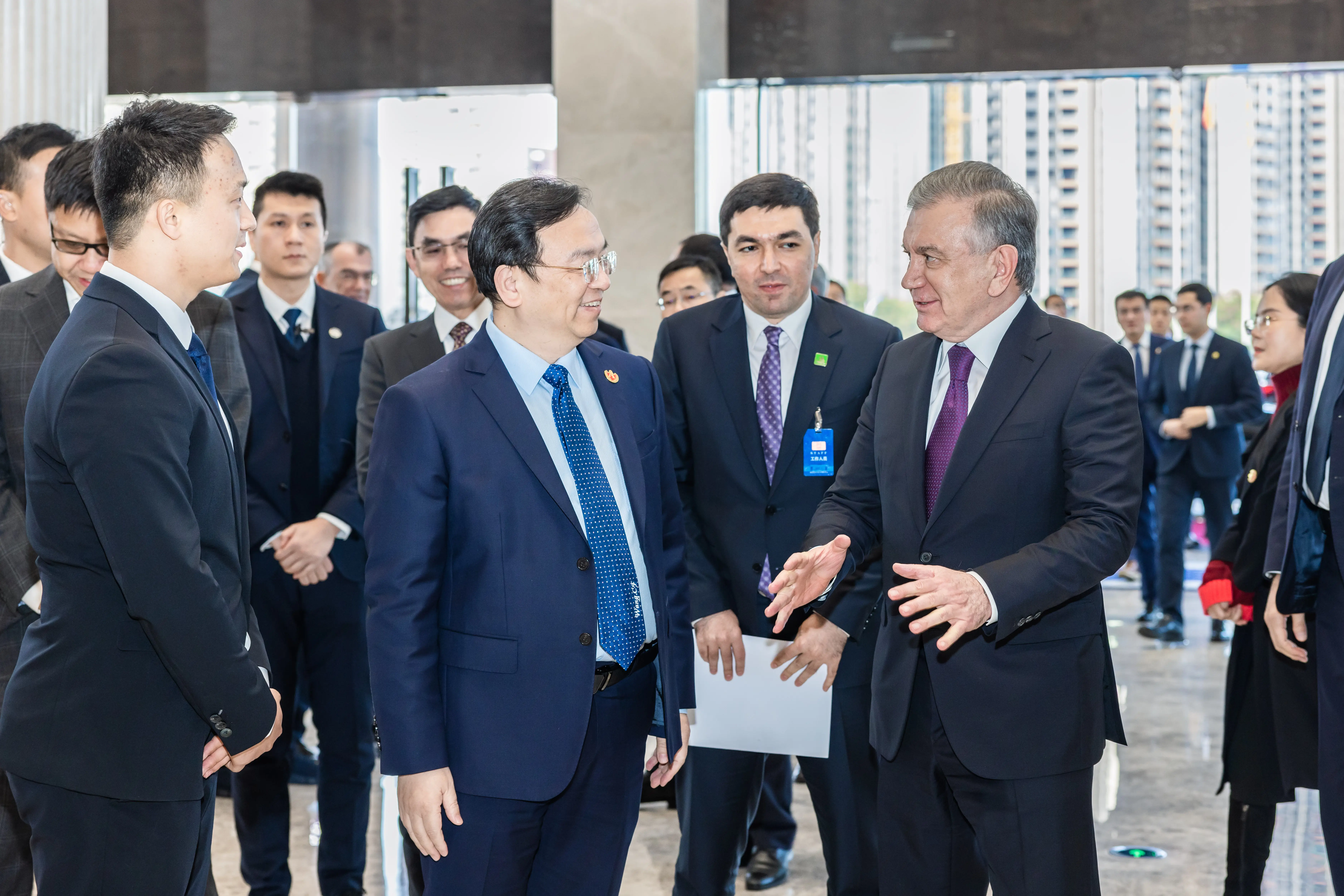 乌兹别克斯坦总统访问深圳比亚迪携手开辟绿色可持续发展新时代