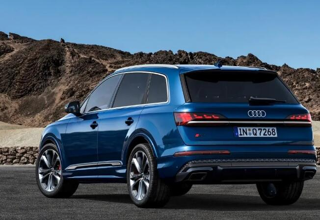 奥迪新款q7海外上市造型更加年轻30t8atquattro四驱系统